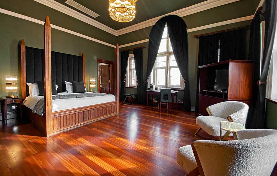Luxury Suite in Swansea